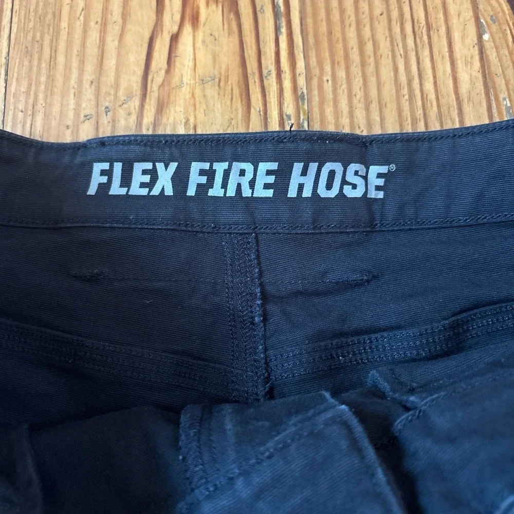 Duluth Trading Co Flex Fire Hose Shorts Mens Black Utility Cargo Work SIZE 34